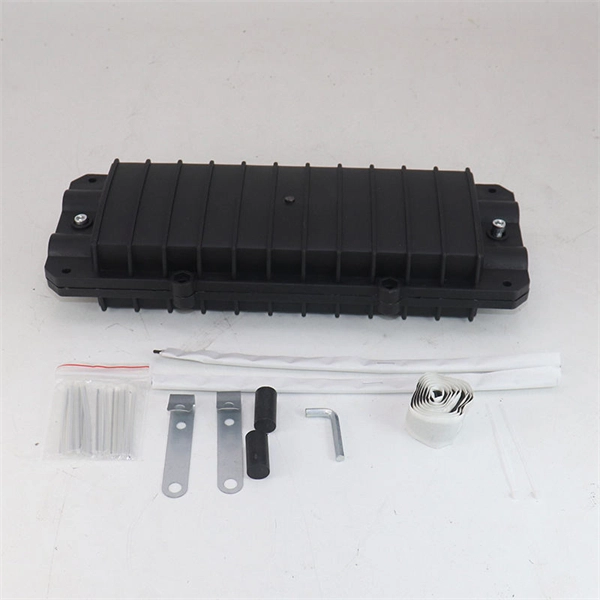 What is a rectangular busbar in a power distribution cabinet 